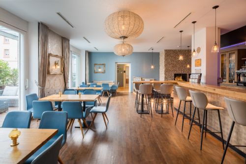 CupClub Bar & Lounge