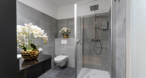 Hotel Motive, Zimmer, Bad, Badezimmer